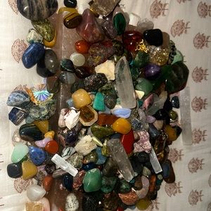 Hundreds of Crystals for spiritual Growth/healing, moonstone,lapis an many more